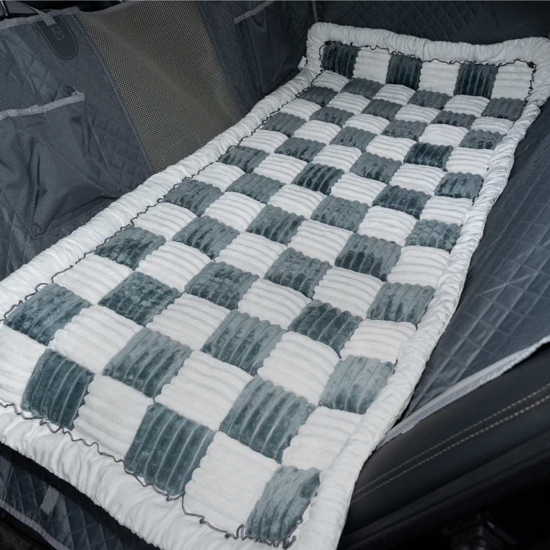 Plush Backseat Dog Bed for Cars - Cozy Pet Car Seat Cover