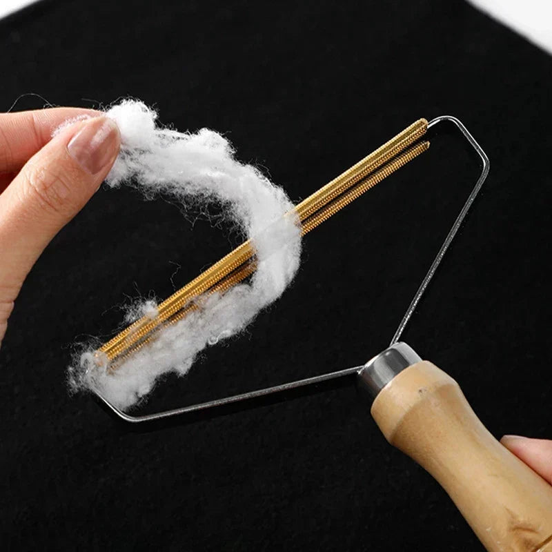 Wooden Handle Portable Lint Remover & Pet Hair Brush